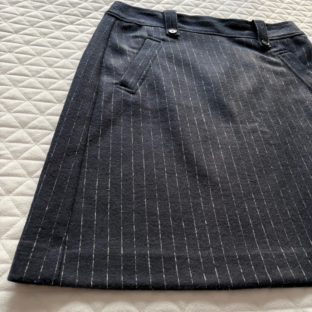 Loft Straight Skirt Size 6 Navy Pinstriped Wool Blend Belt Hoops Pockets Career - Picture 3 of 12